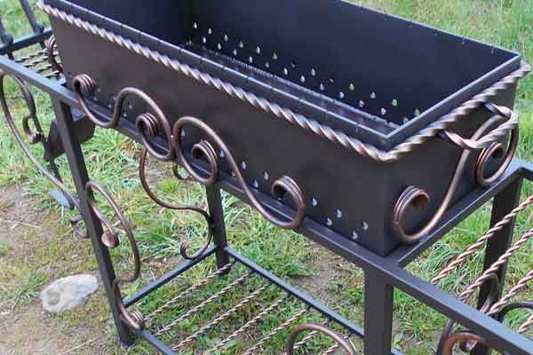 Кованый мангал